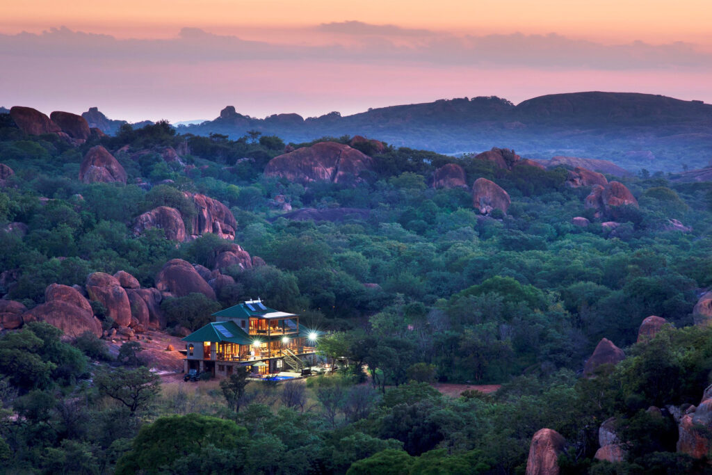 Kayelitshe House is enveloped by Matobo Hills’ enchanting granite-studded landscape.