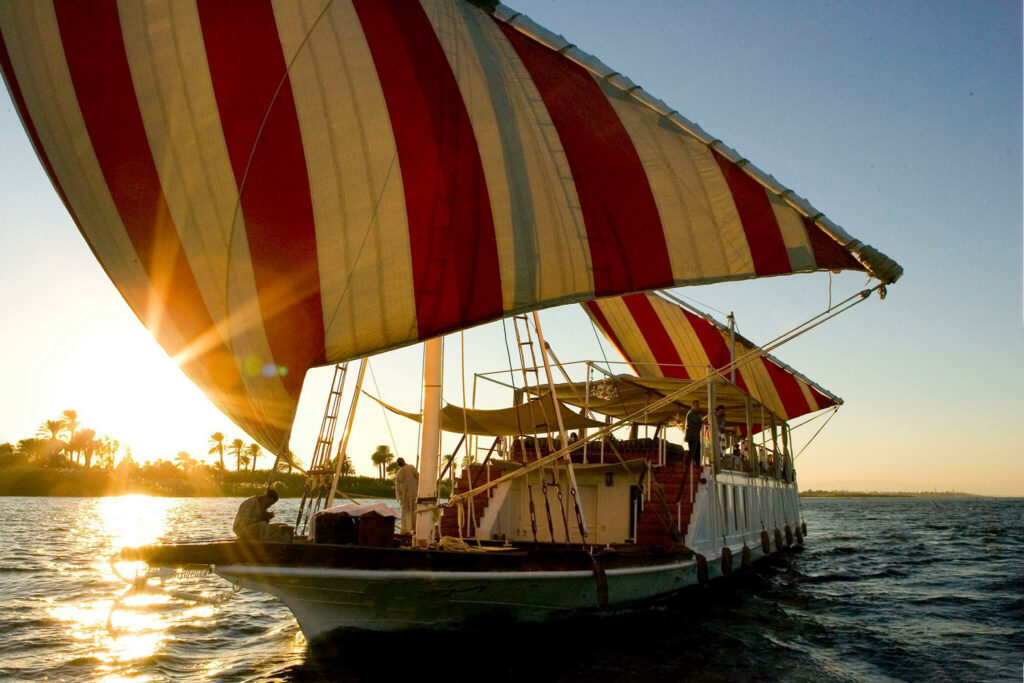 Dahabiya Nile sailing