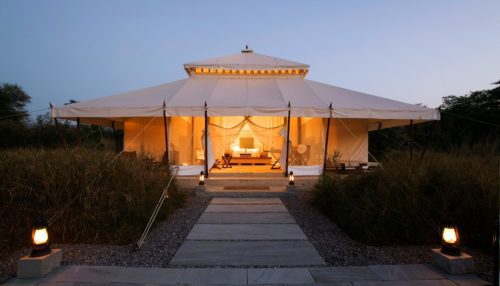 i-khas-tent-exterior-at-dusk-21400-x-800